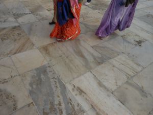 marble with sari